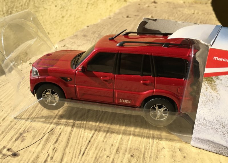 mahindra scorpio model toy car