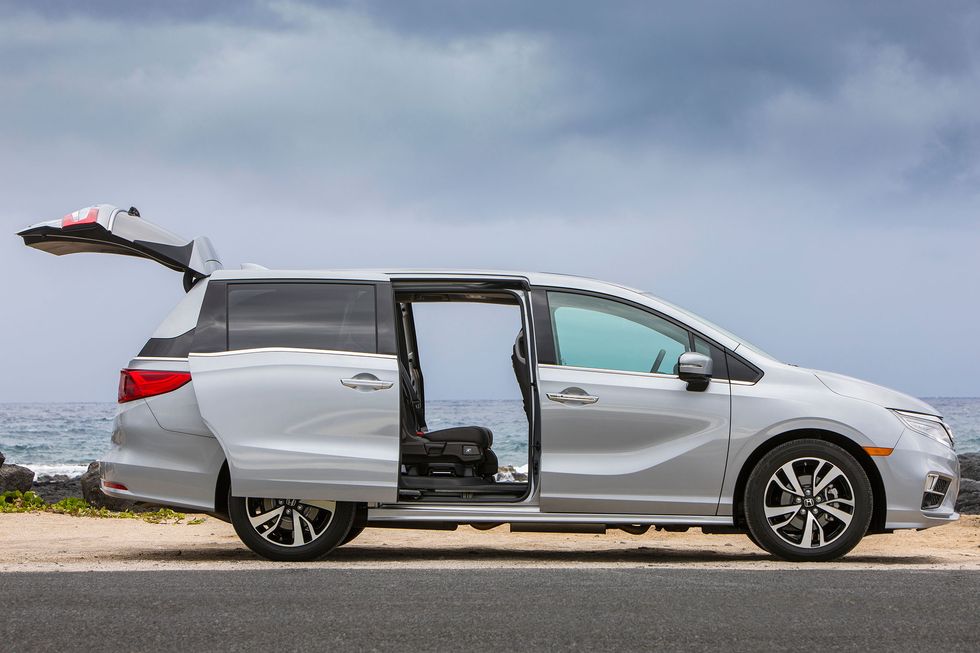 2019-honda-odyssey-158-1552937827.jpg?crop=0.jpg