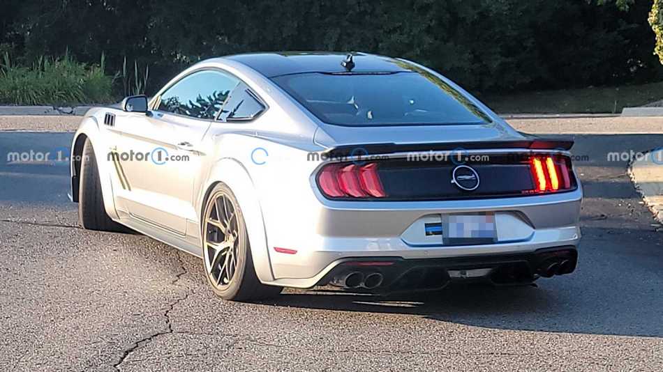 2023-mustang-roush-p-51b-widebody-spy-photo (2).jpg