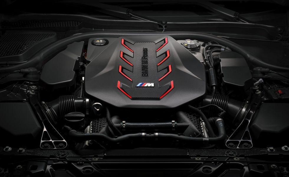 2025-bmw-m5-131-667b0f47122f5.jpg