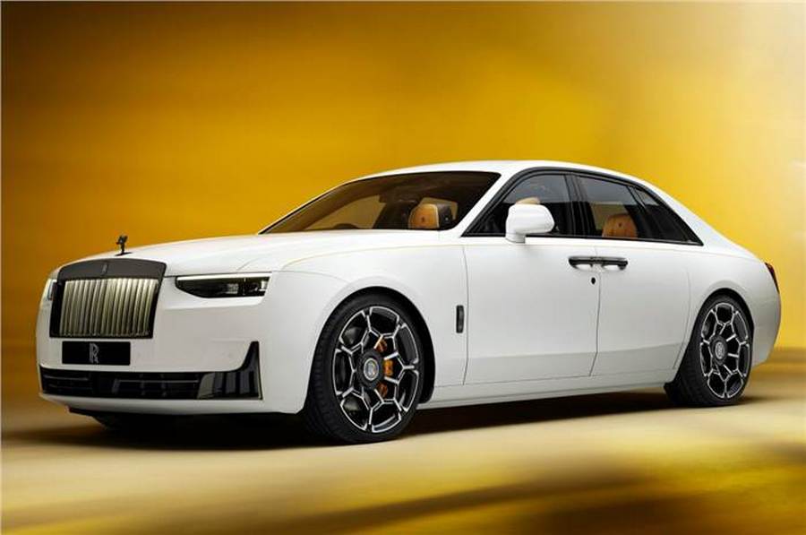 2025-Rolls-Royce-Ghost_Black-Badge_facelift-Series_II-front.jpg