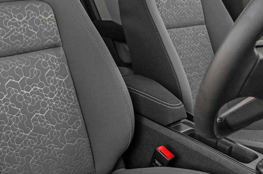 ashx?n=http%3a%2f%2fcdni.autocarindia.com%2fGalleries%2f20191209094042_Tata-Altroz-front-armrest.jpg