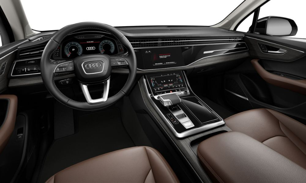 Audi_Q7_cabin_2903e2b44f.jpg