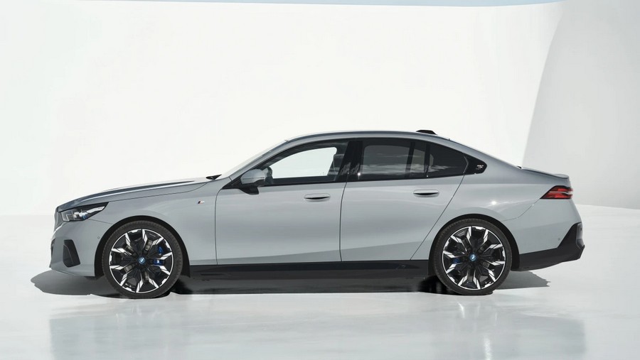 BMW i5 2023.jpg