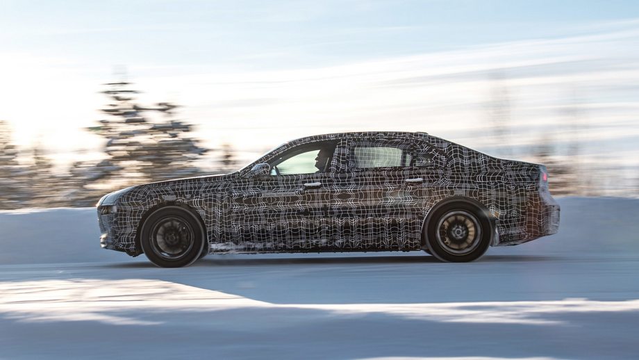 BMW i7 spyshots-9.jpg