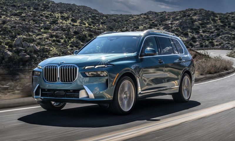 BMW_X7_2022_11_22_T07_02_37_019_Z_82bdd0a524.jpg