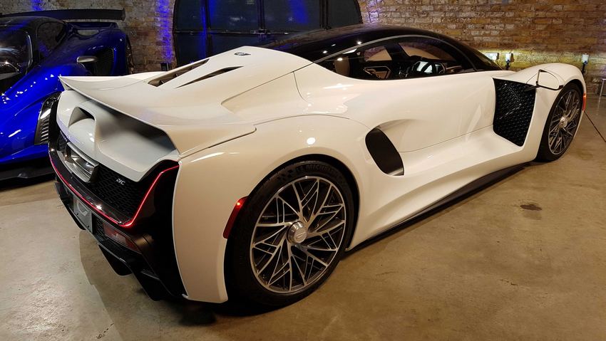 The Czinger 21C is a 1,233bhp 3D-printed hypercar