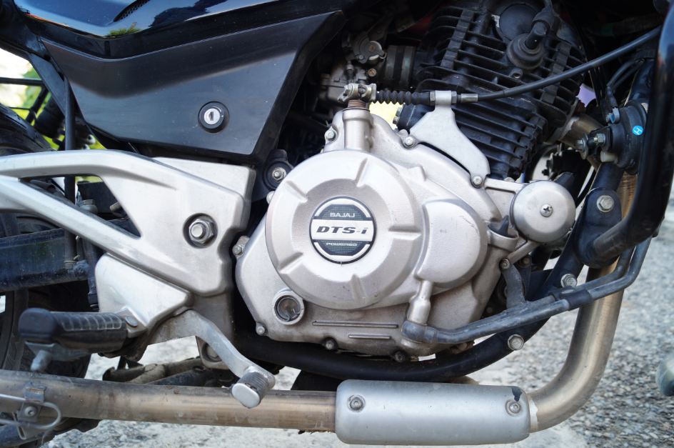 Pulsar 220 clearance engine