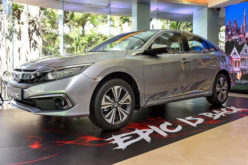 er.ashx?n=http%3a%2f%2fcdni.autocarindia.com%2fExtraImages%2f20190607124848_Honda-Civic-showroom.jpg