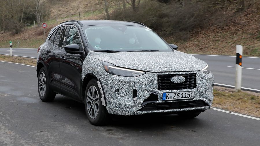 Ford Kuga spyshot-4.jpg