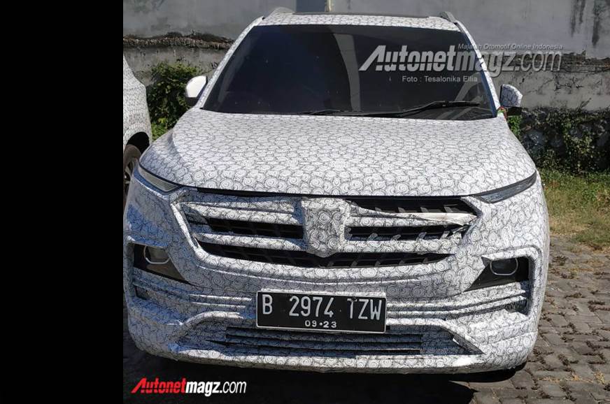 hx?n=http%3a%2f%2fcdni.autocarindia.com%2fExtraImages%2f20181231105651_Wuling-Almaz-MG-SUV-front.jpg