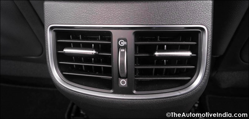 Hyundai-Elantra-Rear-AC-Vents.jpg