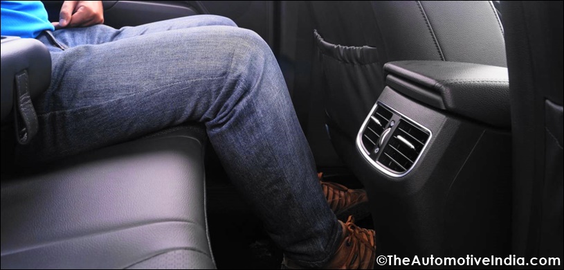 Hyundai-Elantra-Rear-Legroom.jpg