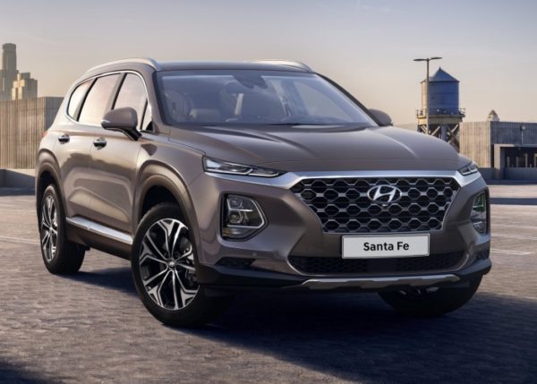 Hyundai-Santa_Fe-wins-award-600x429.jpg