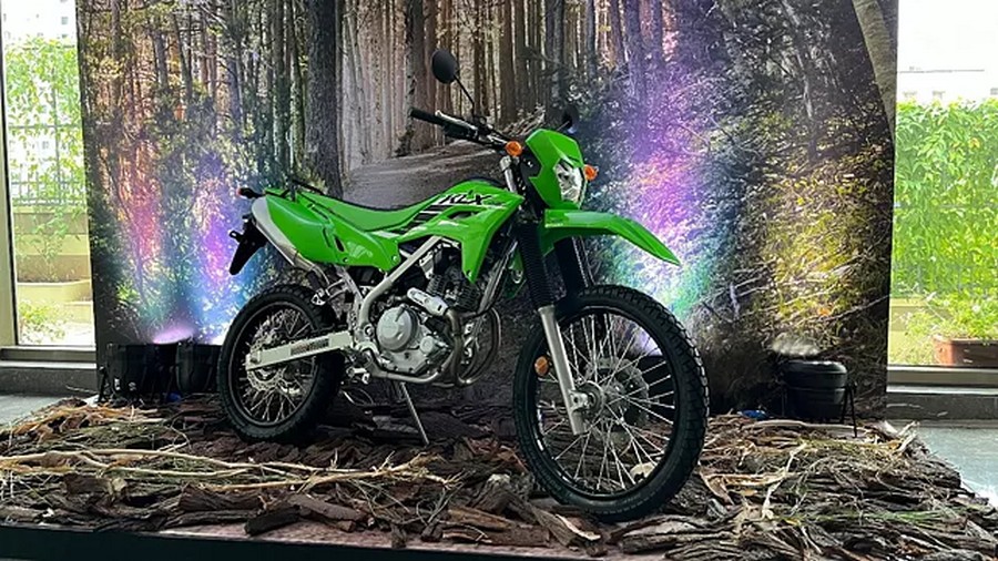 kawasaki-klx-230-s-right-front-three-quarter2.jpg