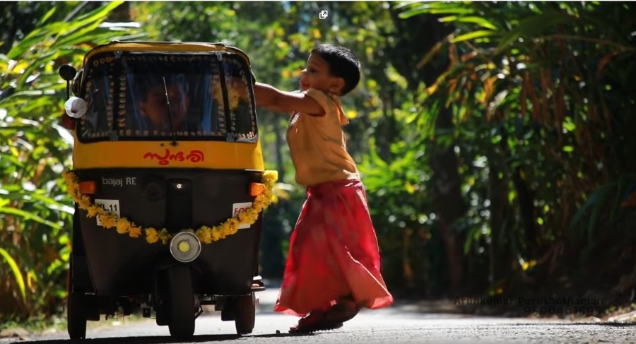 kerala-man-kids-auto-rickshaw-1.jpg