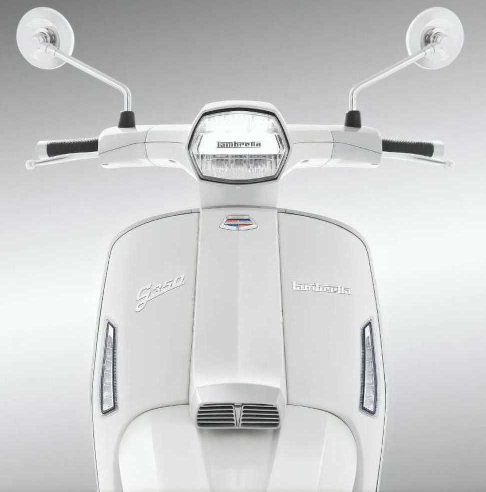 lambretta-g350-special-studio-front-closeup.jpg