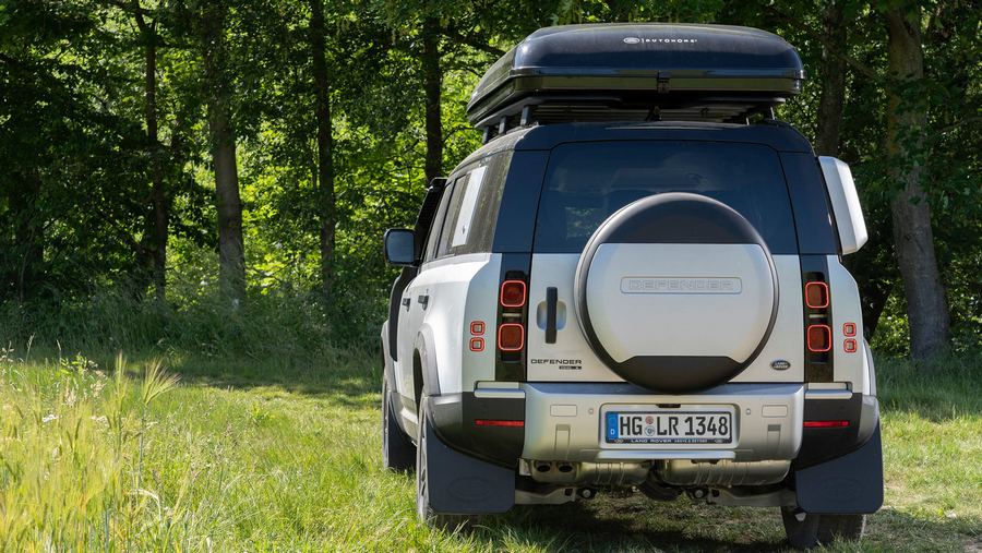 Land Rover Defender 110 roof tent.jpg