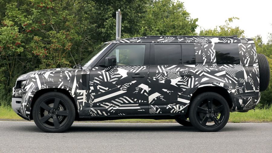 Land Rover Defender 130 spy shots automedia-5.jpg