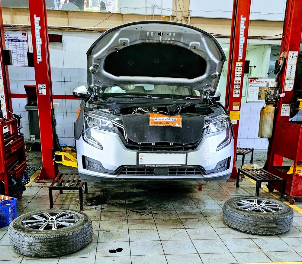 Mahindra XUV700 2 Service Bay.jpg