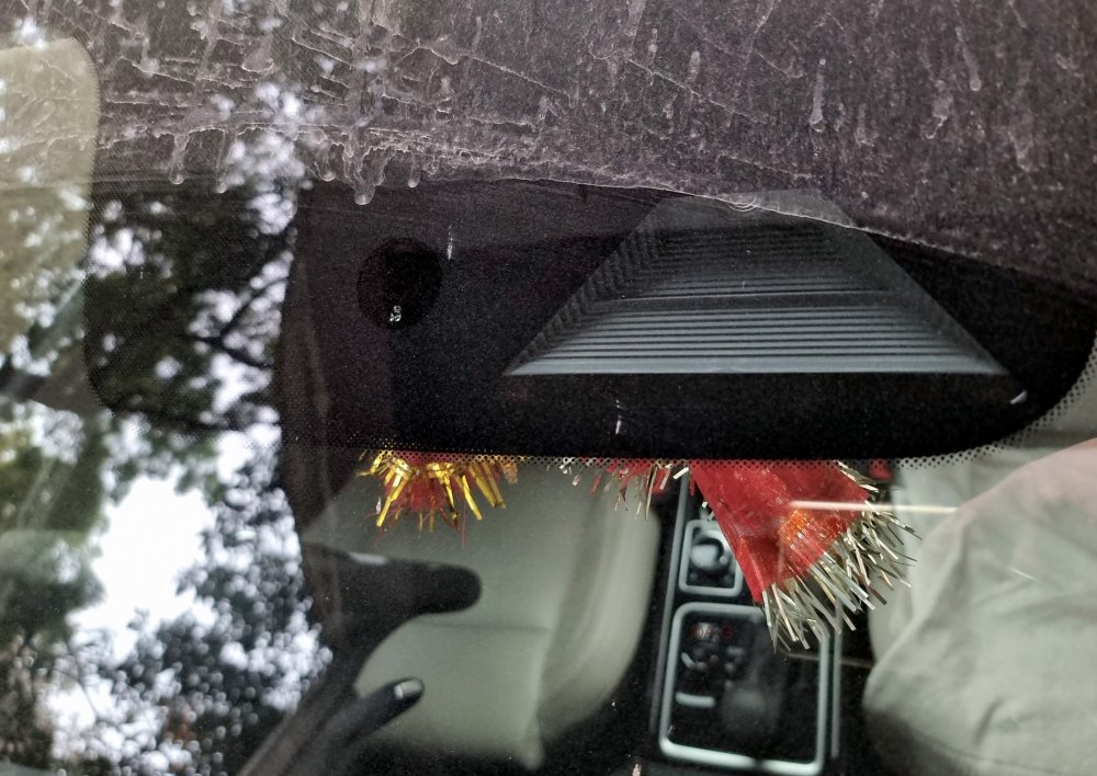 Mahindra XUV700 ADAS Wiper 2.jpg