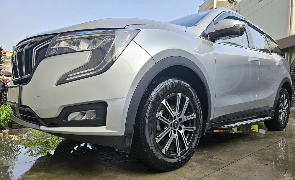 Mahindra XUV700 TLC 3.jpg