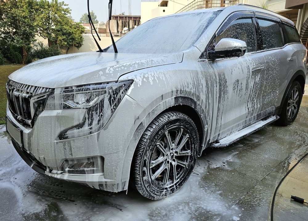 Mahindra XUV700 Wash 2.jpg