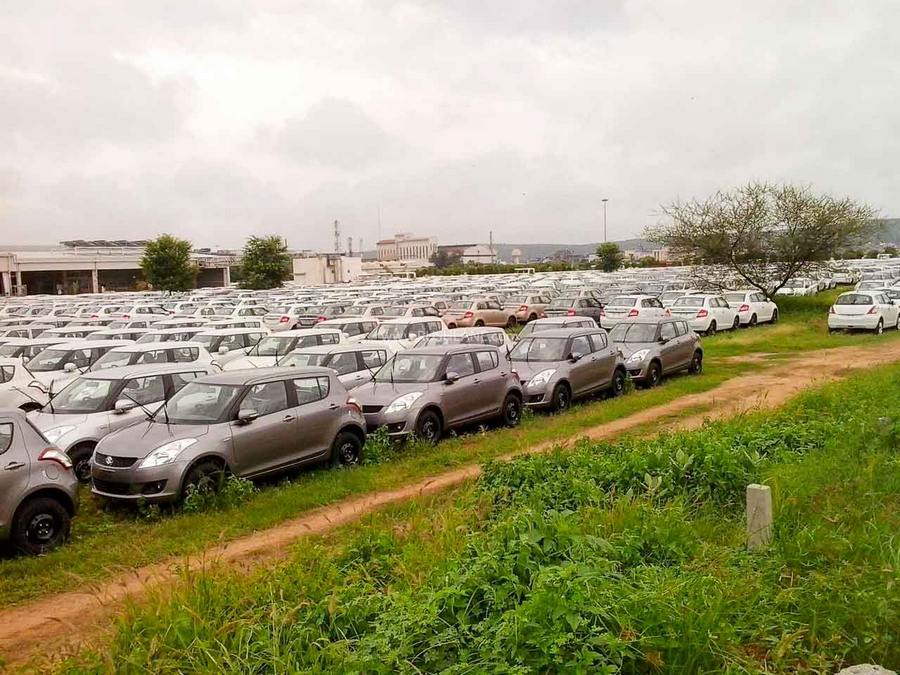 maruti-car-parking-sales-dealer-yard-1.jpg