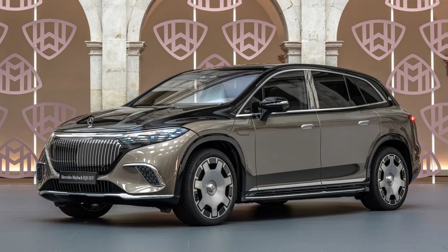 Mercedes-Maybach EQS SUV 2023.jpg
