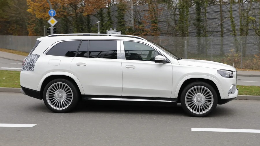 Mercedes-Maybach GLS -7.jpg