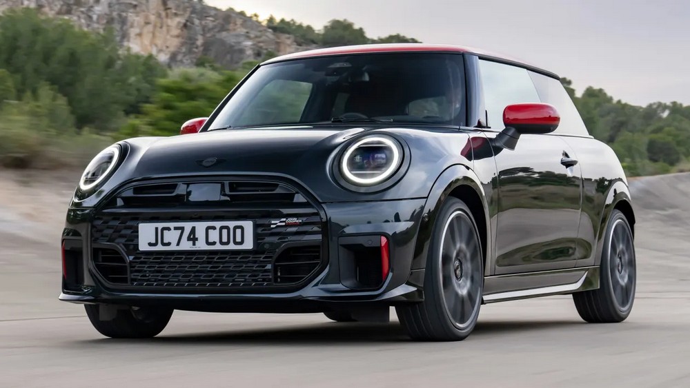 MINI John Cooper Works 2024-2.jpg