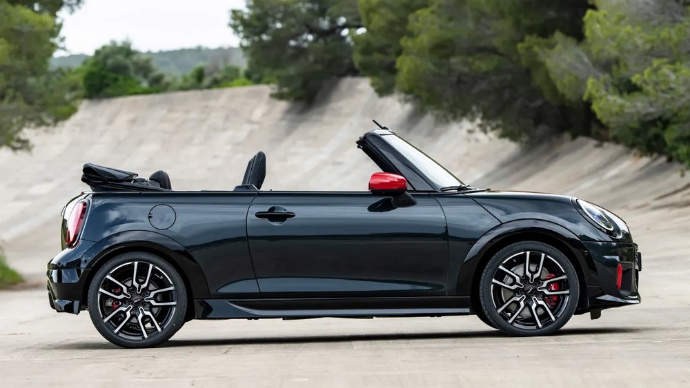 MINI John Cooper Works Convertible 2024-7.jpg