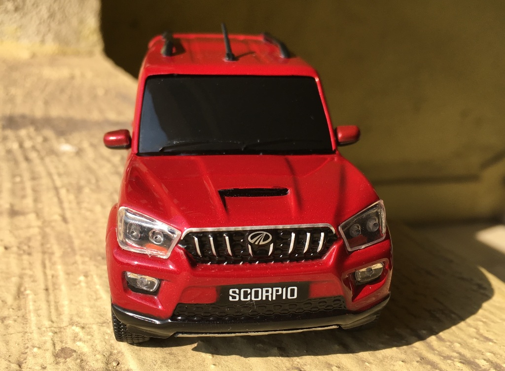 New generation mahindra scorpio cheap scale model toy car