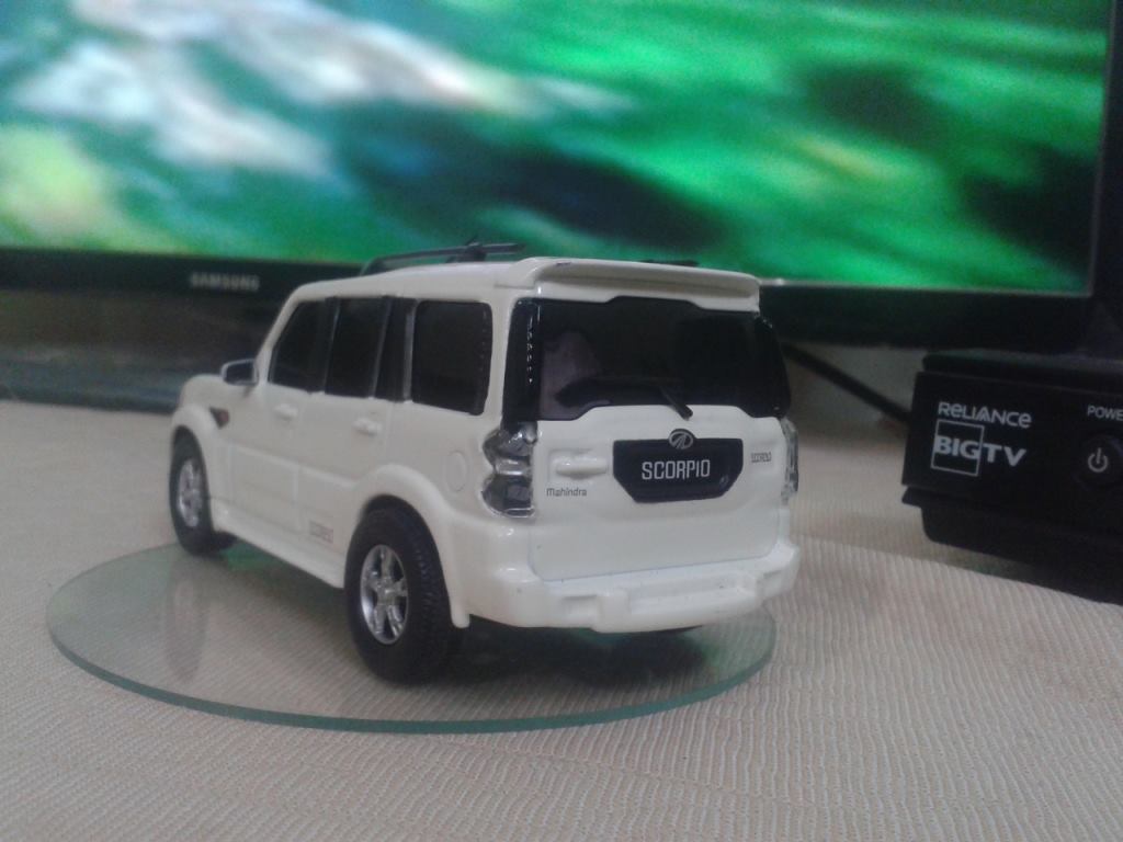 Mahindra scorpio best sale model toy car