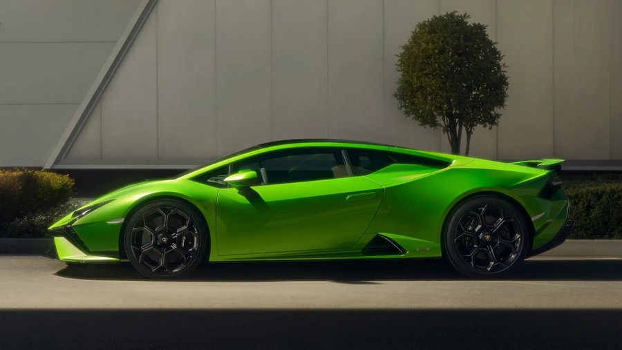 New Lamborghini Huracan Tecnica 2022-2.jpg