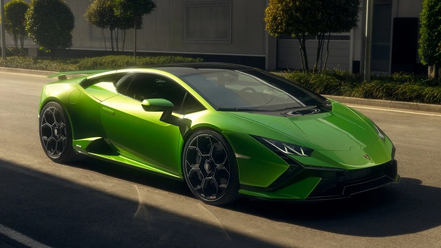 New Lamborghini Huracan Tecnica 2022.jpg