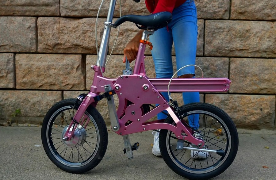 pop-cycle-is-a-folding-bike-unlike-any-other-with-a-slide-in-frame_3.jpg