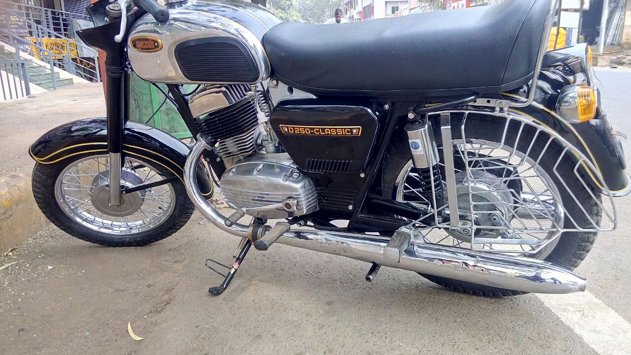 Yezdi classic online 250 olx