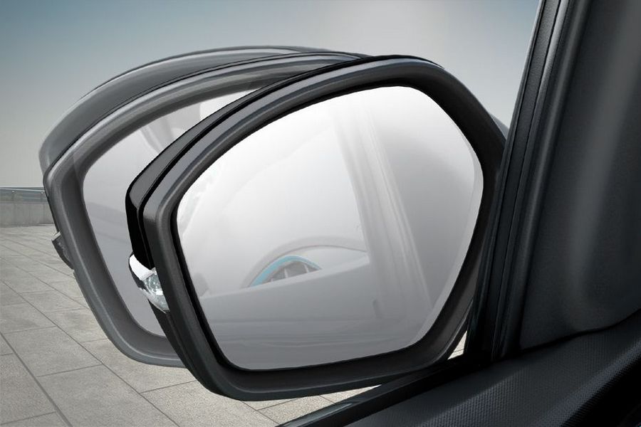 side-mirror-rear-angle-862946019_930x620.jpg