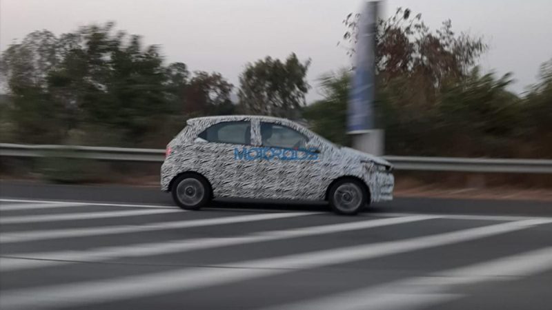 Tata-Tiago-facelift-spied-side-profile-rolling-1200x675.jpg