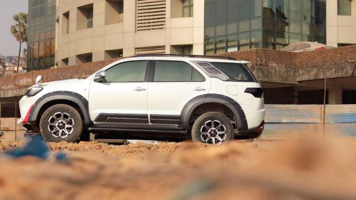 toyota-fortuner-modified-india-price-2.jpg