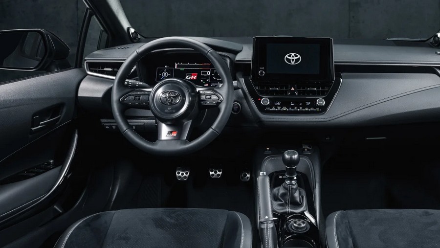 Toyota GR Corolla 2022-20.jpg