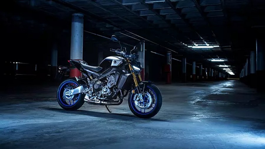 yamaha-mt-09-right-side-view0.jpg