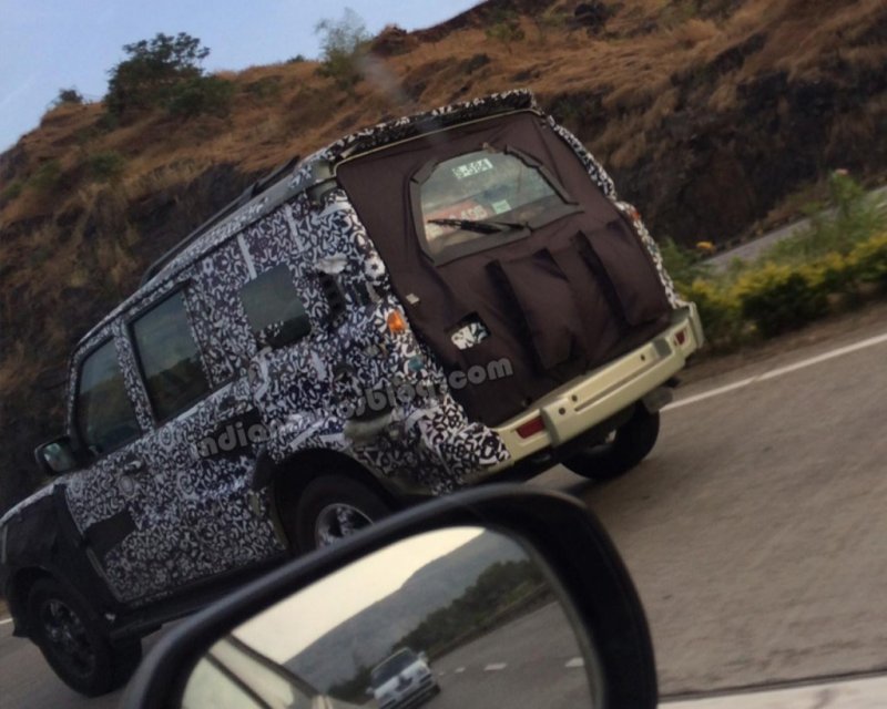 2014-Mahindra-Scorpio-Facelift-spied-IAB-rear-2-1024x819.jpg