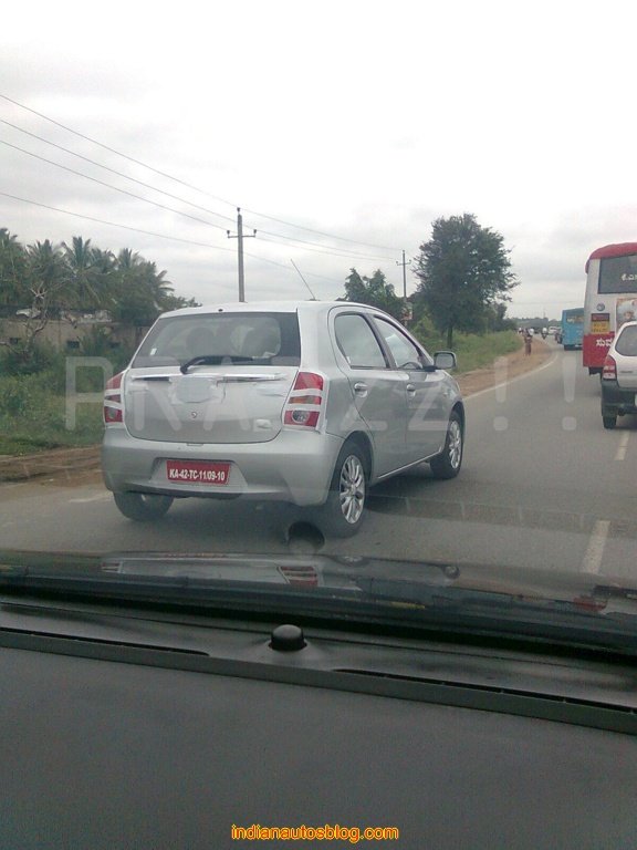 Toyota-Etios-spied-2.jpg