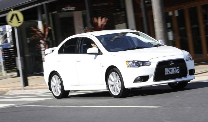 2013_mitsubishi_lancer_update_australia_12d-0824.jpg