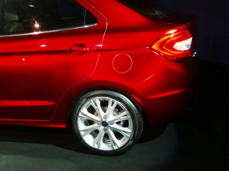 New-Ford-Figo-Sedan-Concept-12.JPG