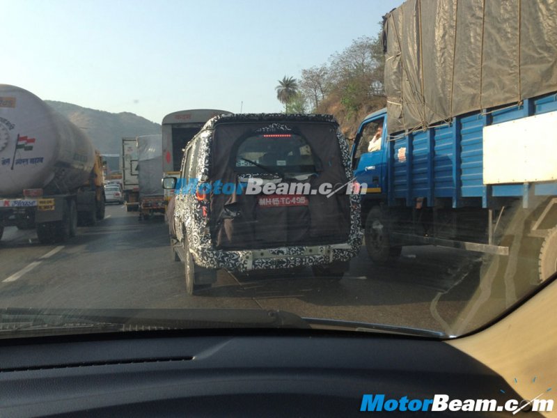 2014-Mahindra-Scorpio-Test-Mule-Expressway.jpg