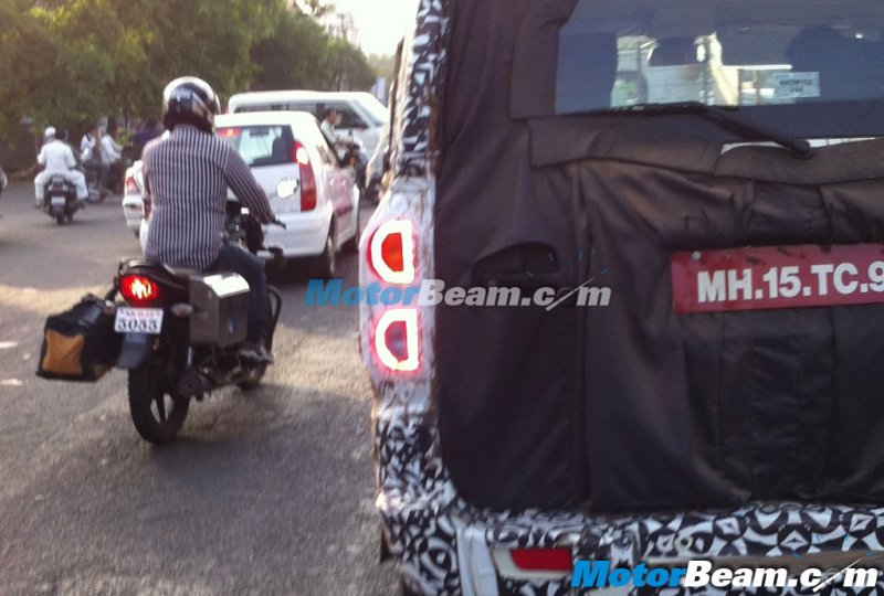 2014-Mahindra-Scorpio-Facelift-Spy-Shot-Rear.jpg