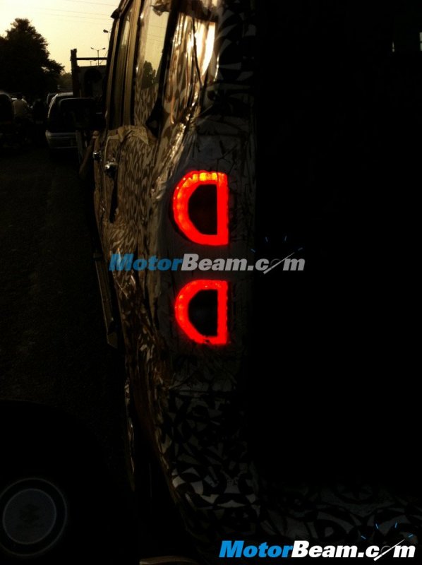 2014-Mahindra-Scorpio-Facelift-D-Shaped-LED-Tail-Lights.jpg